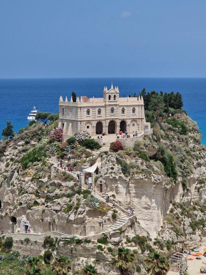 The Lady C - High Apartments Tropea Luaran gambar